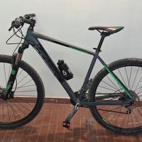 Bicicletta CUBE mountain bike