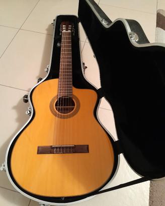 Chitarra acustica elettrica