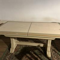 Tavolo in legno massello