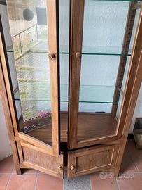 Vetrine in legno massello e vetro