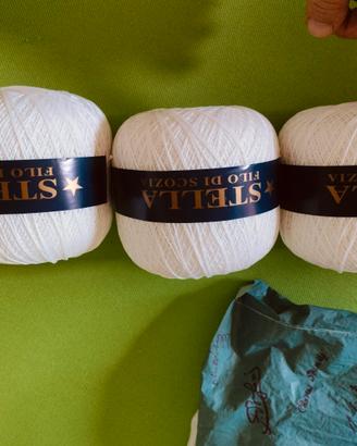 Set merletti, tessuto e gomitoli cotone 
