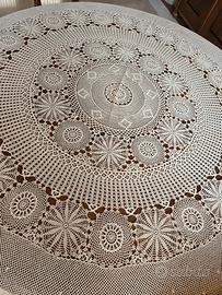 Tovaglia nuova ad uncinetto 