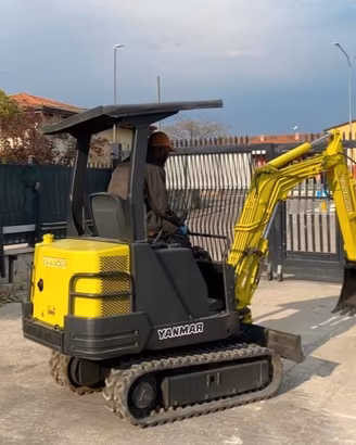 E139 Mini escavatore 17 q Yanmar B17
