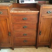 Madia classica con specchiera