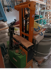 Muletto transpallet sollevatore