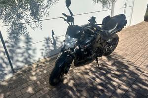 SUZUKI GSR 600