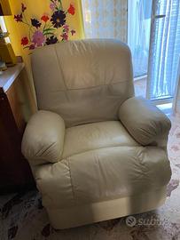 Poltrona relax in pelle. Recliner meccanico