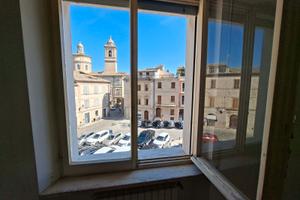 Offida centro, grazioso appartamento con box auto