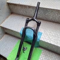 Forcella 29 Rockshox Judy - Perno passante BOOST