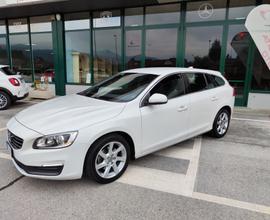 Volvo V60 D4 Geartronic Momentum