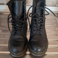 Dr. Martens anfibi donna colore nero 37