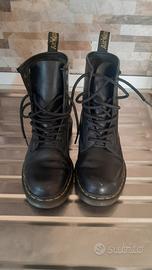 Dr. Martens anfibi donna colore nero 37