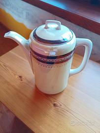 Caffettiera o teiera alta