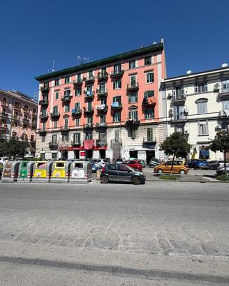4 LOCALI A NAPOLI