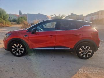 Captur full hybrid E-tech 145cv Techno