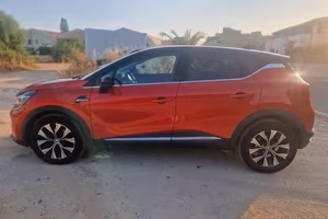 Captur full hybrid E-tech 145cv Techno