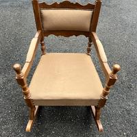 Sedia a dondolo in legno