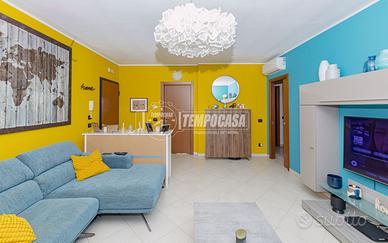 TRILOCALE IN VILLA CON TERRAZZO E CORTILE