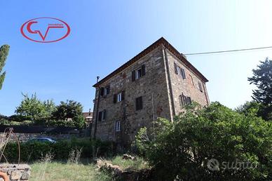 Appartamento di 131 m² con 5 locali a Bucine