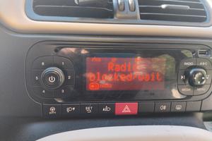 AUTORADIO FIAT PANDA  DAB(SENZA CODICE DI SBLOCCO)