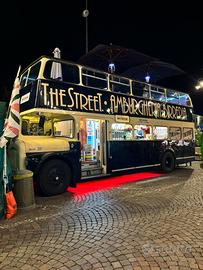 Bus inglese due piani attrezzato street food
