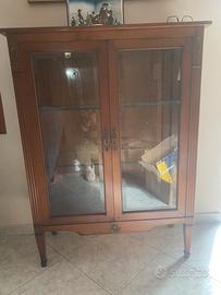 Vetrina in stile barocco