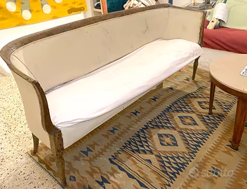 Divano antico del 700 e tanti mobili eleganti