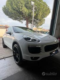 Porsche Cayenne 3.0 Diesel 236CV - 2017