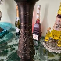 Vaso pakistano vintage in ottone