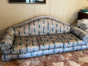 Divano in seta nuovissimo