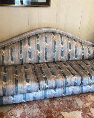 Divano in seta nuovissimo