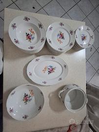 servizio da tavola fine porcellana Thun.