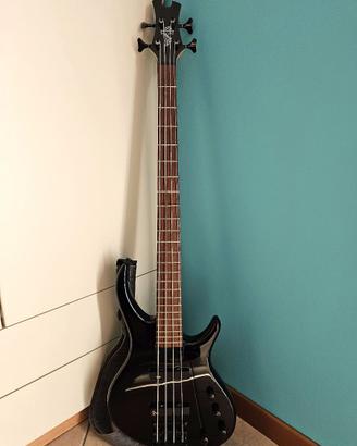 Basso elettrico con amplificatore Ampeg e borsa