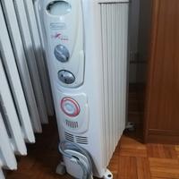 Radiatore ad olio DeLonghi 2000w