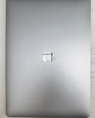 Apple MacBook Pro 15” Retina 2017 – i7 16Gb Ram