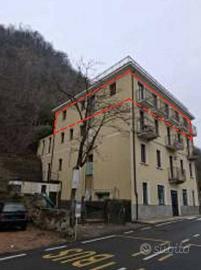 Appartamento a Porto Ceresio, 8 locali