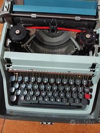 macchina per scrivere Olivetti 