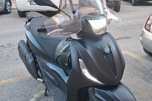 Piaggio Beverly 400 