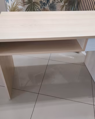 scrivania quasi nuova