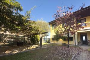 VILLA VISTA LAGO IN CENTRO PAESE