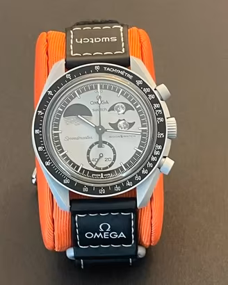 Swatch Omega MISSION TO EARTHPHASE  SO33M700