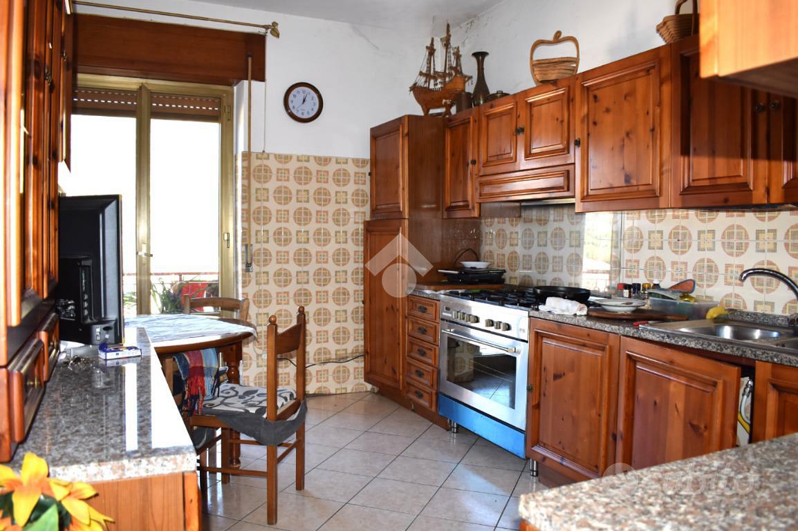 3 LOCALI A CETRARO - Vista 4