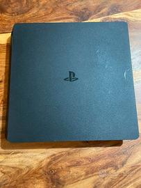 PlayStation 4 pro con giochi e controller 