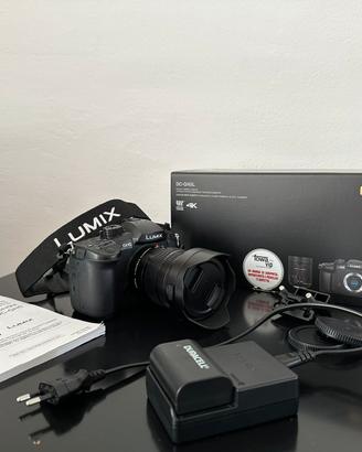 Panasonic Lumix DC-GH5L con lente 12-60 mm