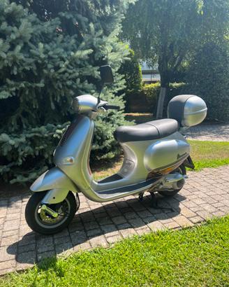 Vespa 150 et4