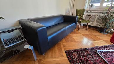 Divani in pelle nera entro 30/11