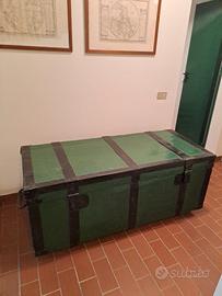 baule antico inizio 900 legno e ferro battuto.
