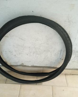 coppia di copertoni 28"+ camere d'aria 