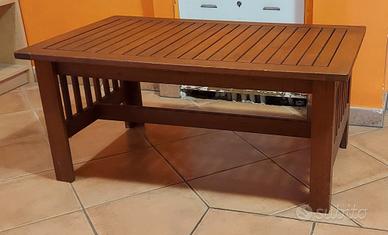 Tavolo da giardino o salotto 