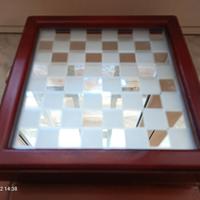 Dama Scacchi 40x40cm. preziosa scultura lignea